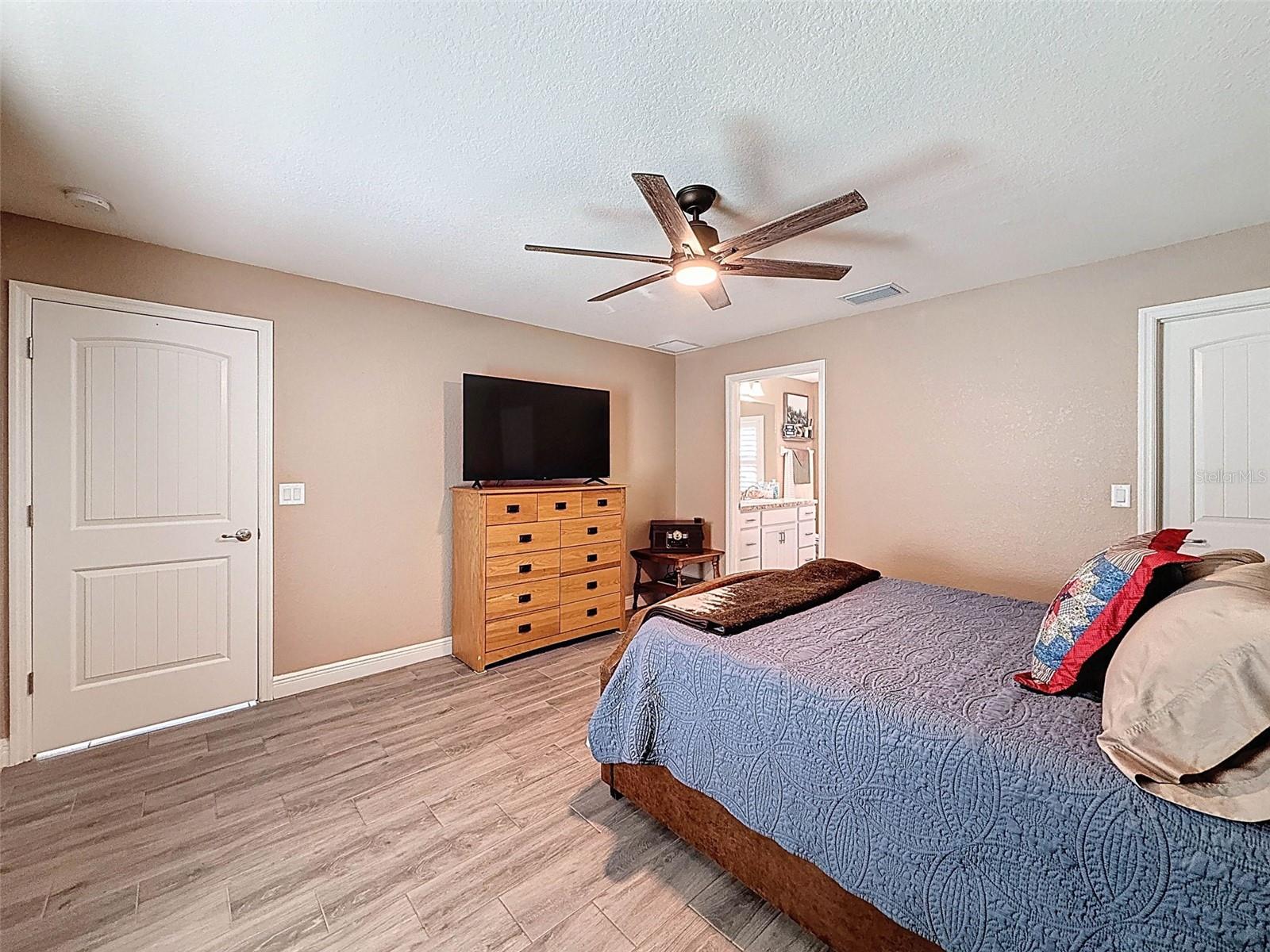 11160 GYRAFALCON AVE, WEEKI WACHEE, FL, 34613