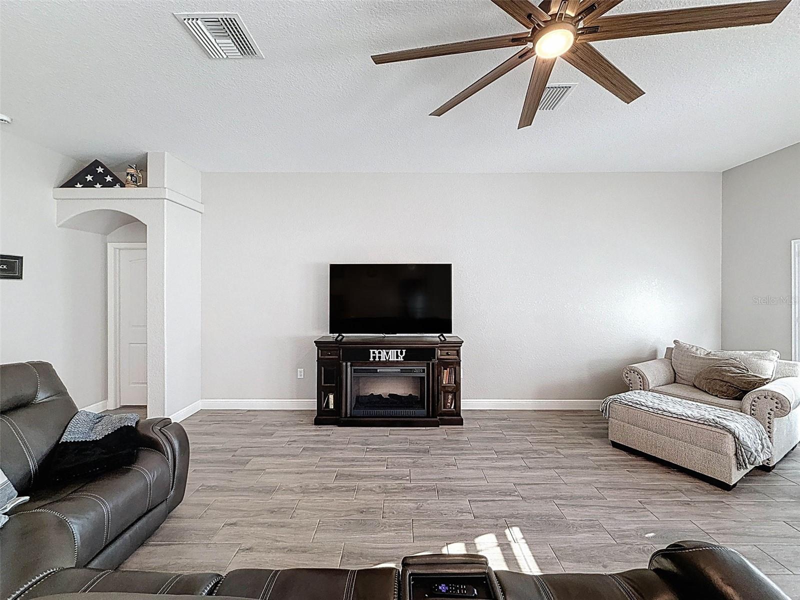 11160 GYRAFALCON AVE, WEEKI WACHEE, FL, 34613
