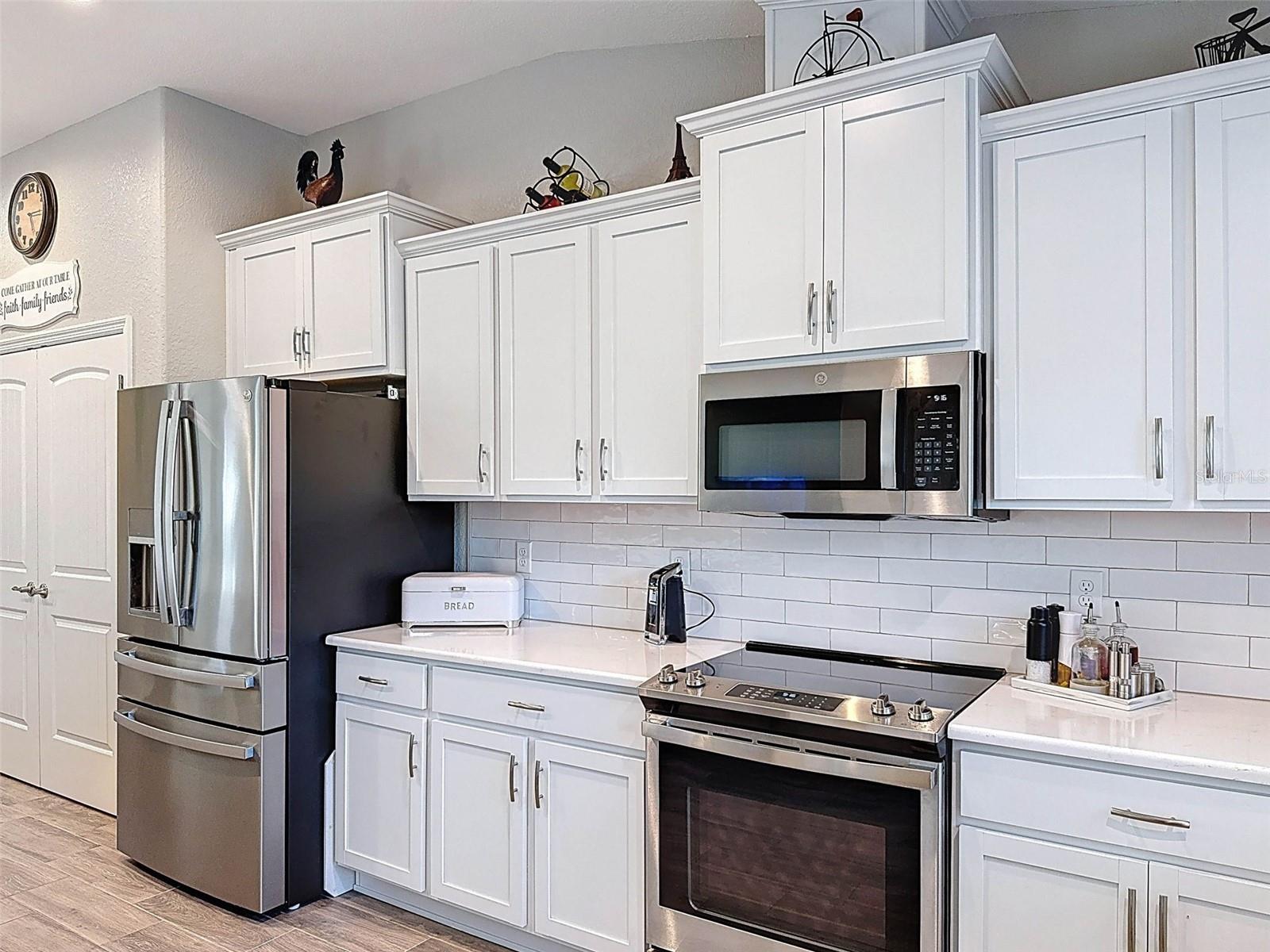 11160 GYRAFALCON AVE, WEEKI WACHEE, FL, 34613