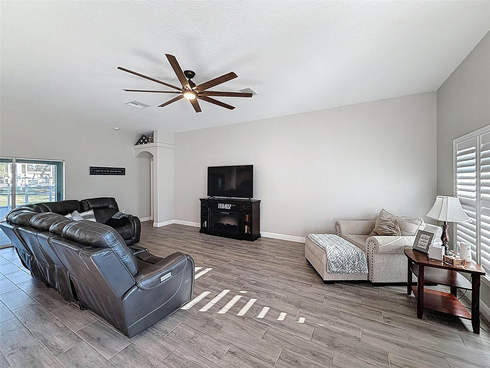 11160 GYRAFALCON AVE, WEEKI WACHEE, FL, 34613