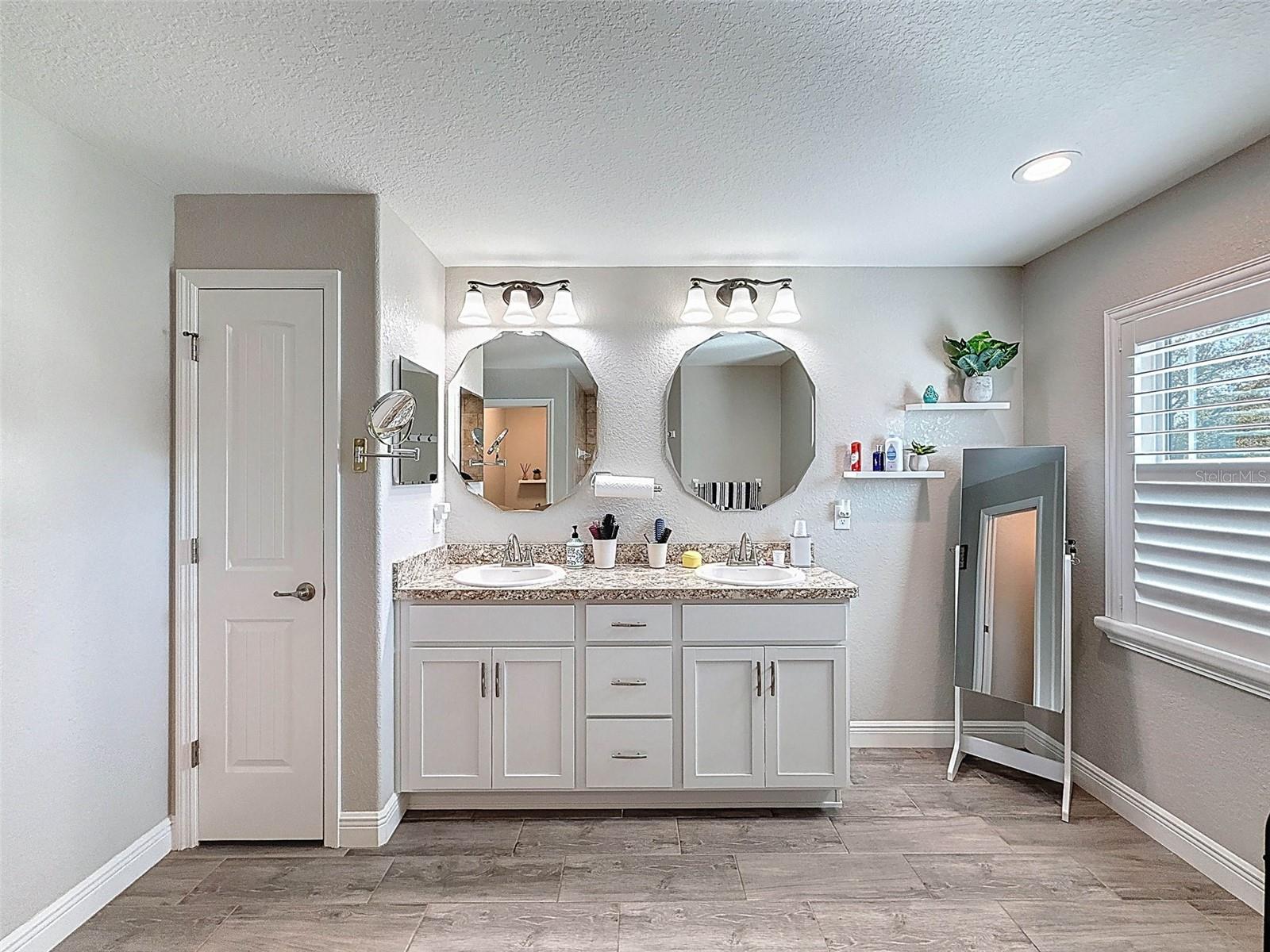 11160 GYRAFALCON AVE, WEEKI WACHEE, FL, 34613