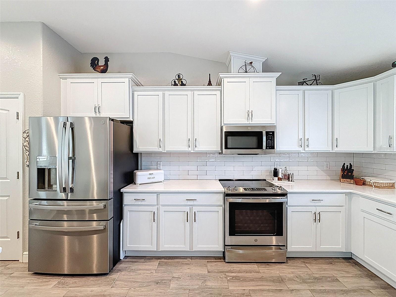 11160 GYRAFALCON AVE, WEEKI WACHEE, FL, 34613
