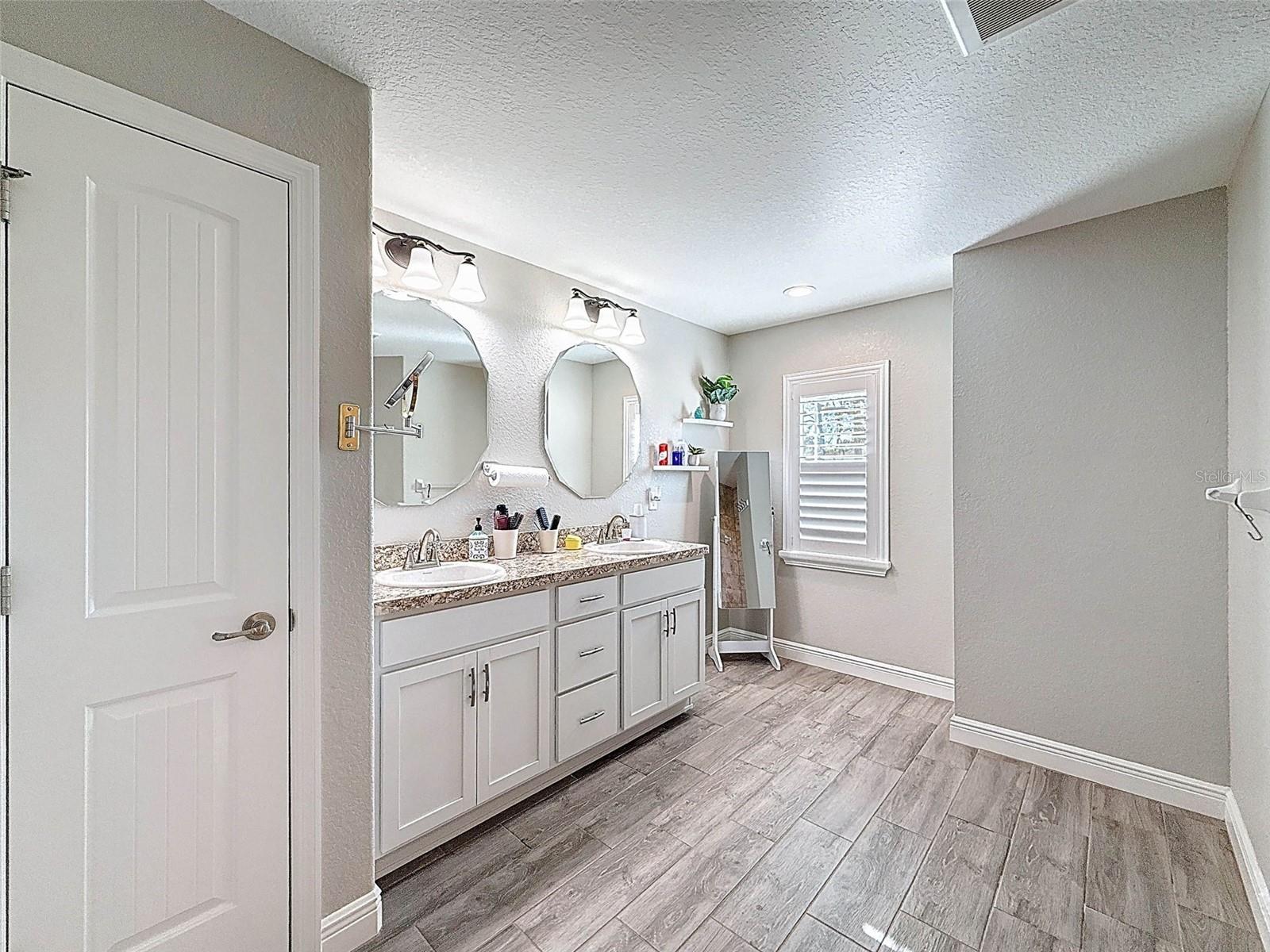 11160 GYRAFALCON AVE, WEEKI WACHEE, FL, 34613