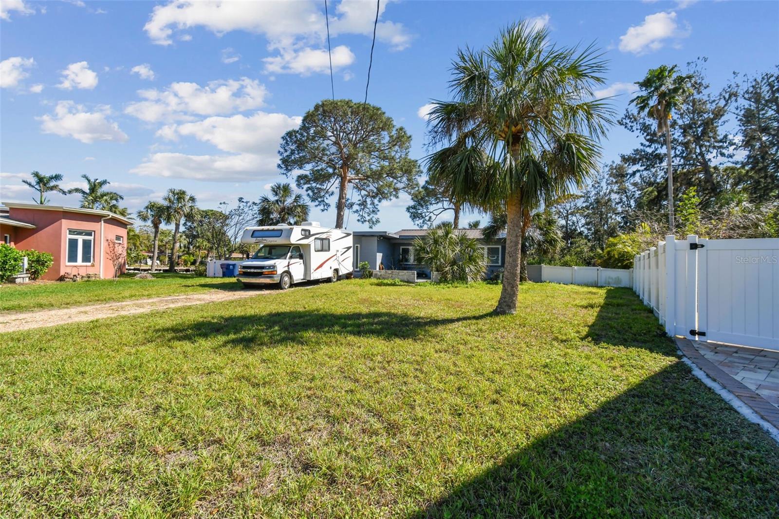 1516 MASSACHUSETTS AVE NE, ST PETERSBURG, FL, 33703