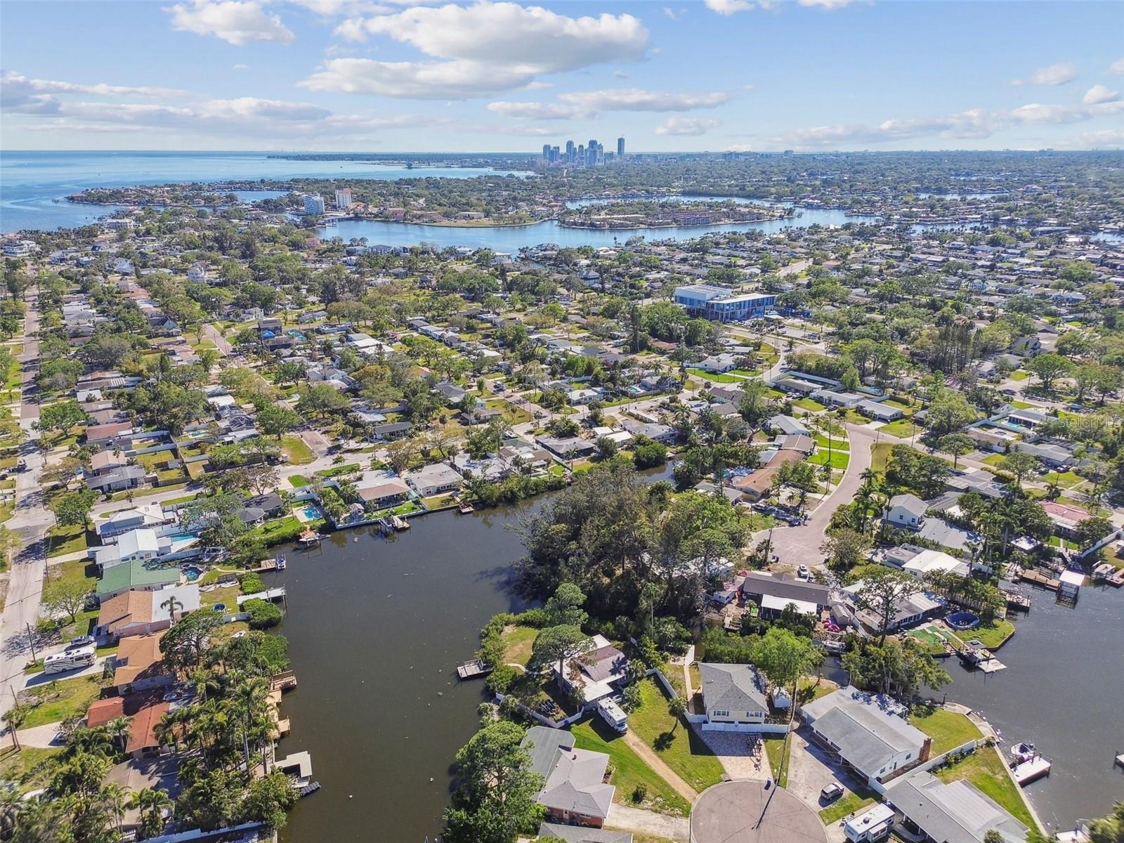 1516 MASSACHUSETTS AVE NE, ST PETERSBURG, FL, 33703