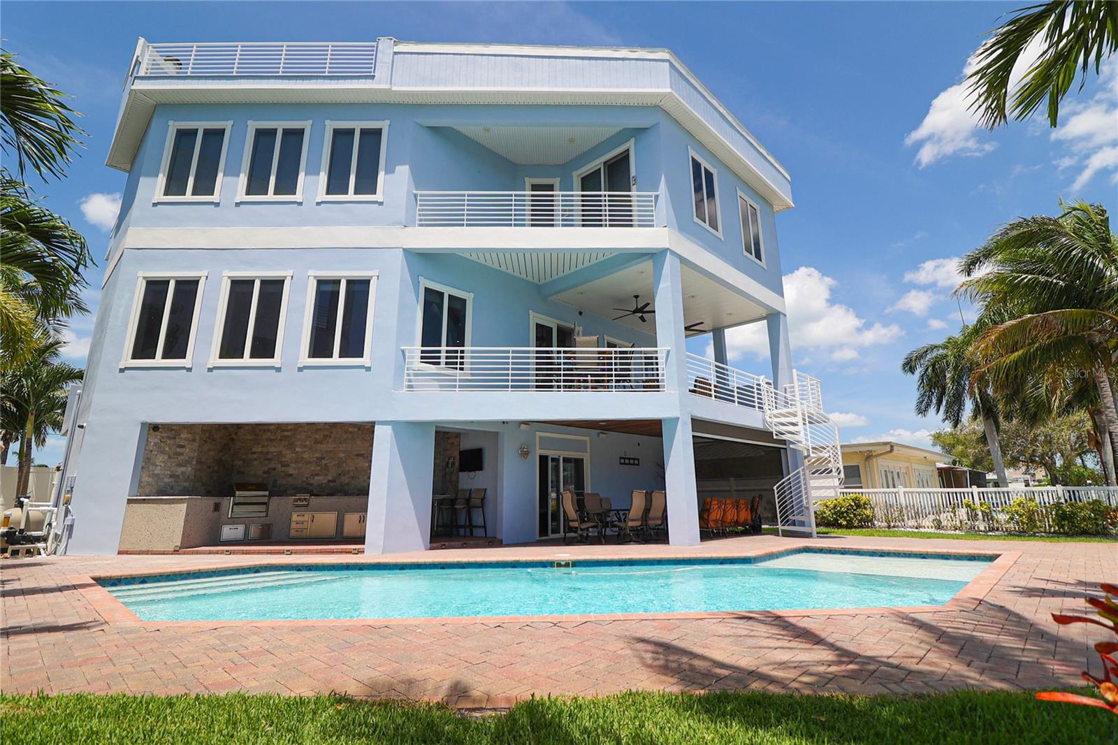 11105 5TH ST E, TREASURE ISLAND, FL, 33706