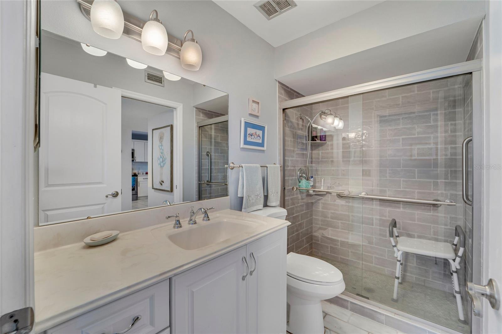 501 LAKESIDE DR #501, BRADENTON, FL, 34210