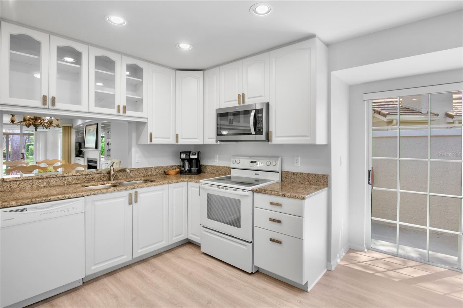 3952 HIGHLAND OAKS DR #11, SARASOTA, FL, 34235