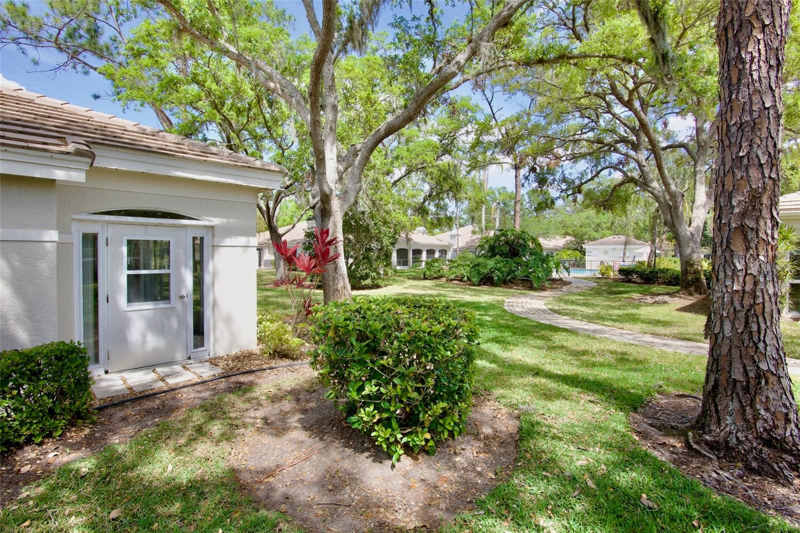 3952 HIGHLAND OAKS DR #11, SARASOTA, FL, 34235