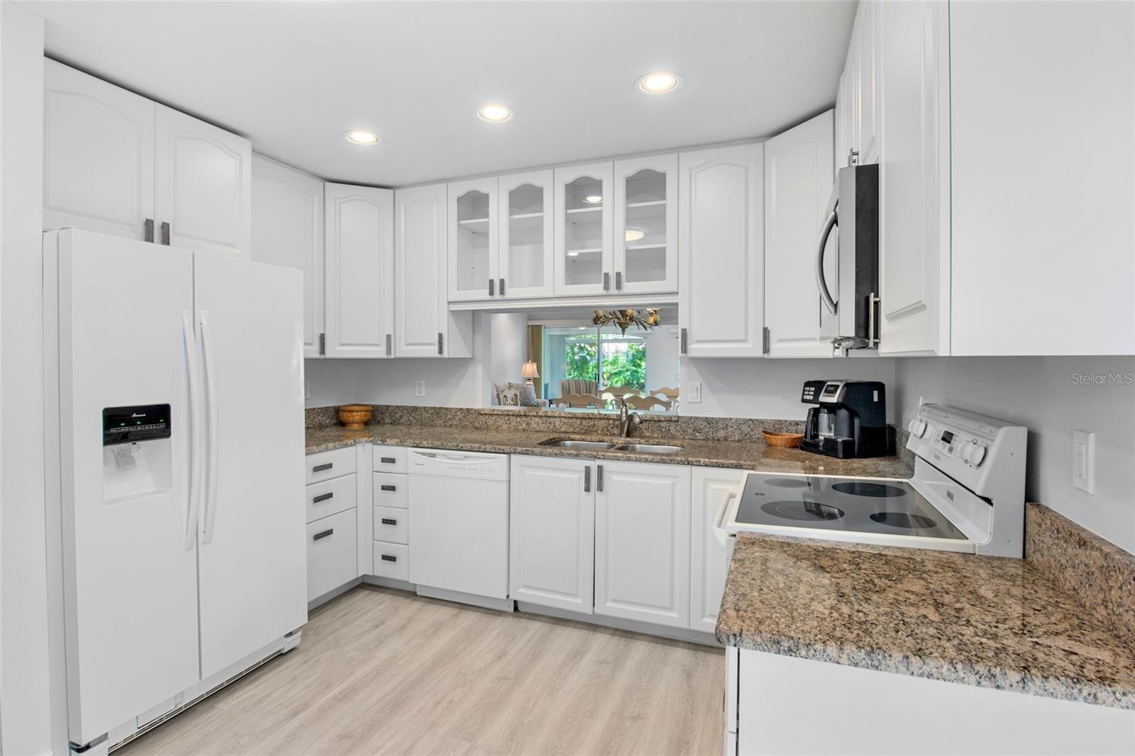 3952 HIGHLAND OAKS DR #11, SARASOTA, FL, 34235