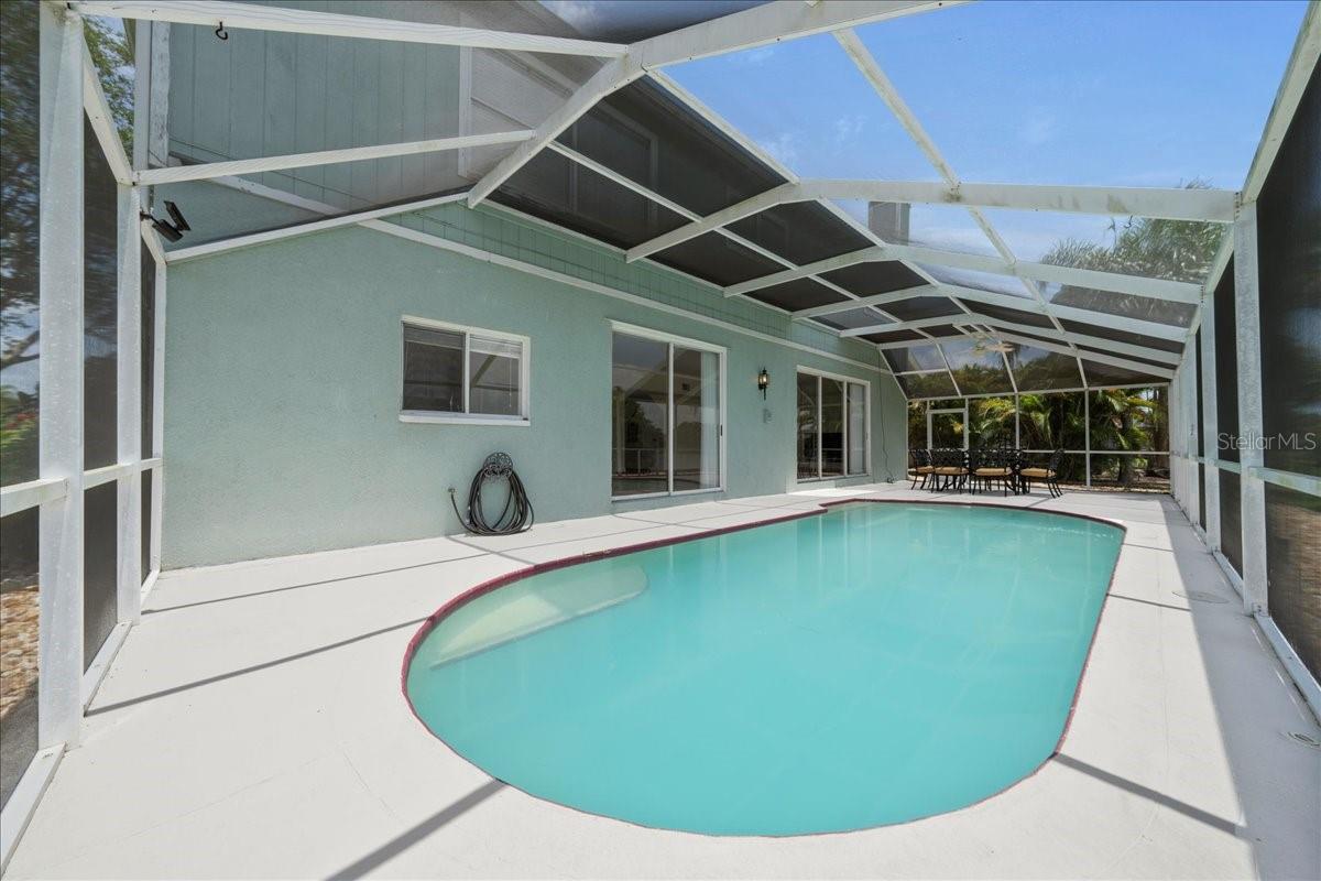 11519 GLENMONT DR, TAMPA, FL, 33635