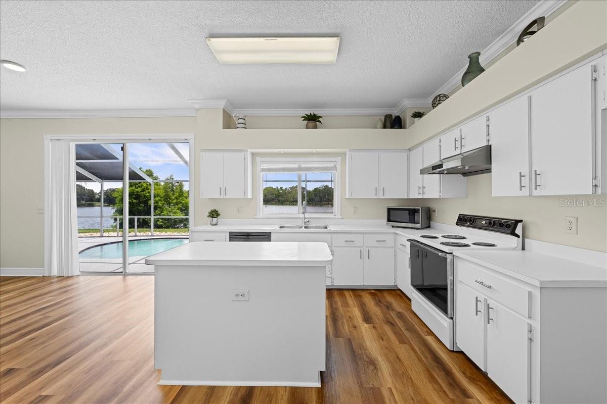 11519 GLENMONT DR, TAMPA, FL, 33635