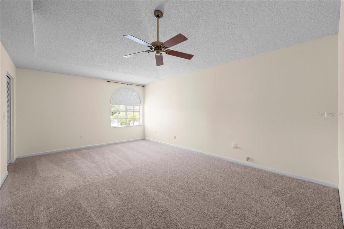 11519 GLENMONT DR, TAMPA, FL, 33635