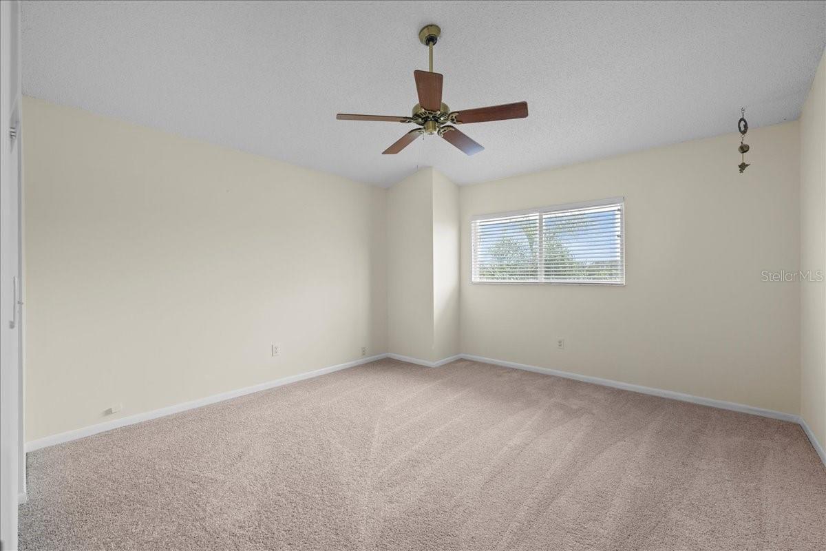 11519 GLENMONT DR, TAMPA, FL, 33635