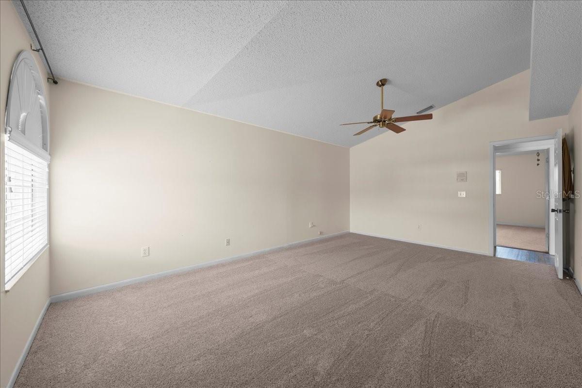11519 GLENMONT DR, TAMPA, FL, 33635