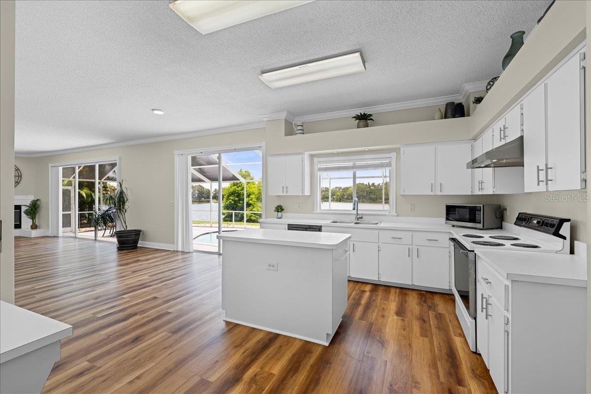 11519 GLENMONT DR, TAMPA, FL, 33635