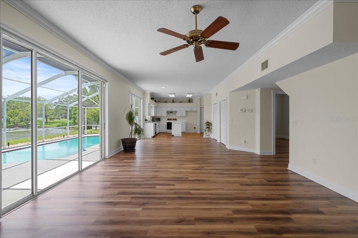 11519 GLENMONT DR, TAMPA, FL, 33635