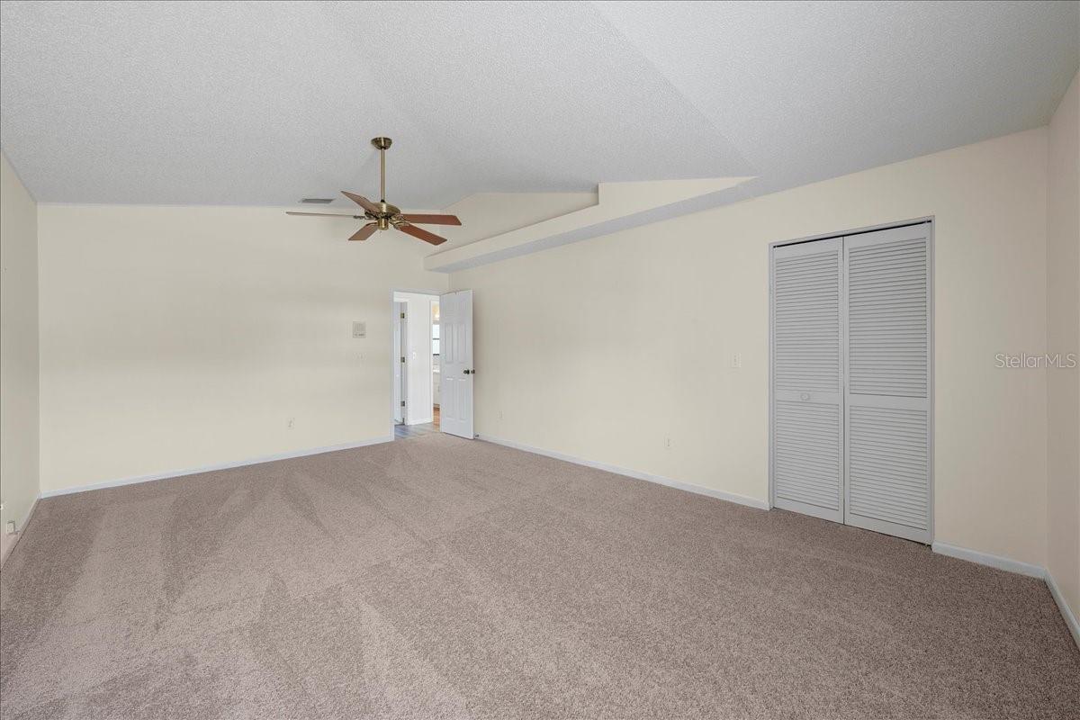 11519 GLENMONT DR, TAMPA, FL, 33635