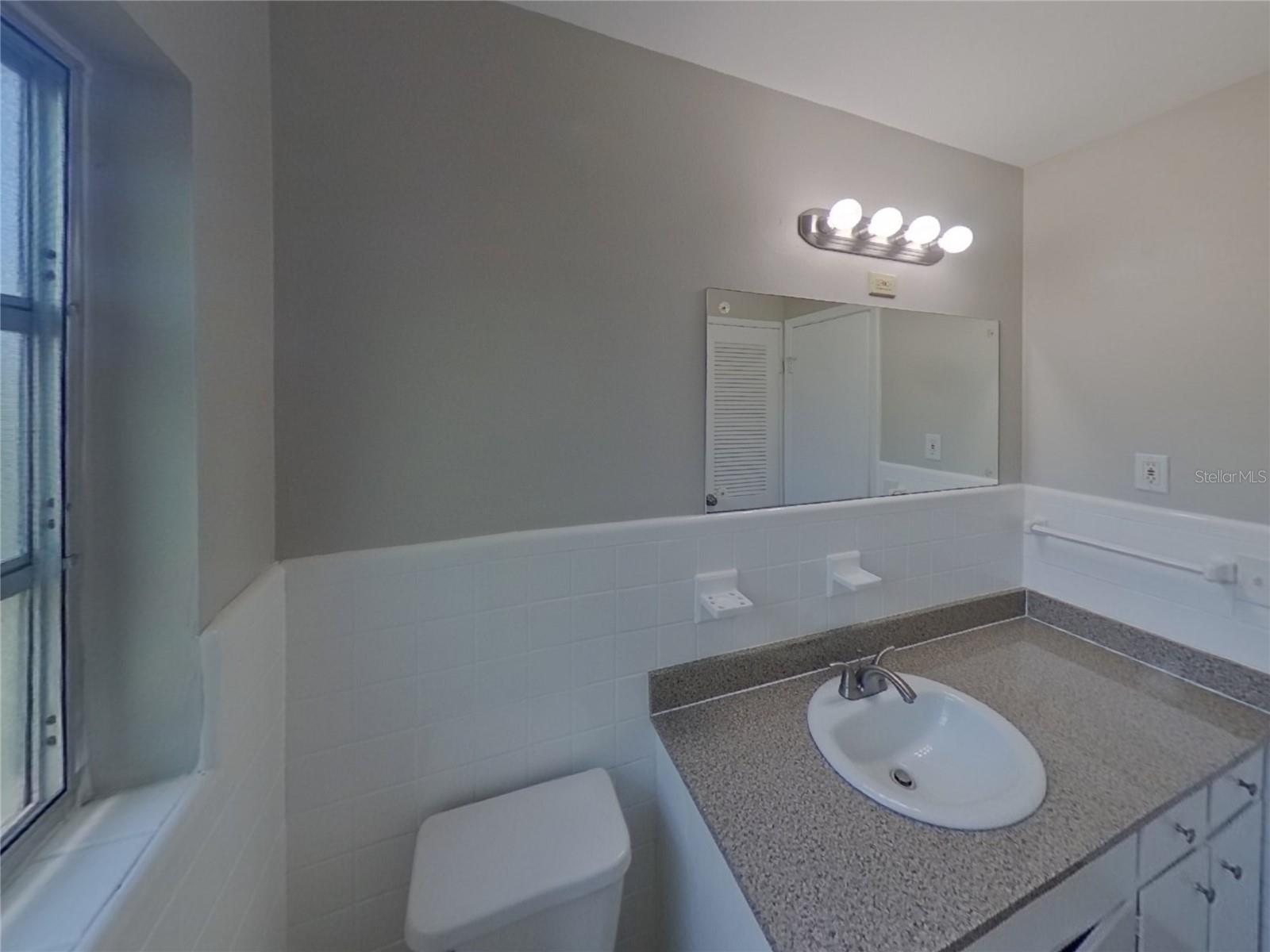 708 LAKEWOOD AVE, TAMPA, FL, 33613