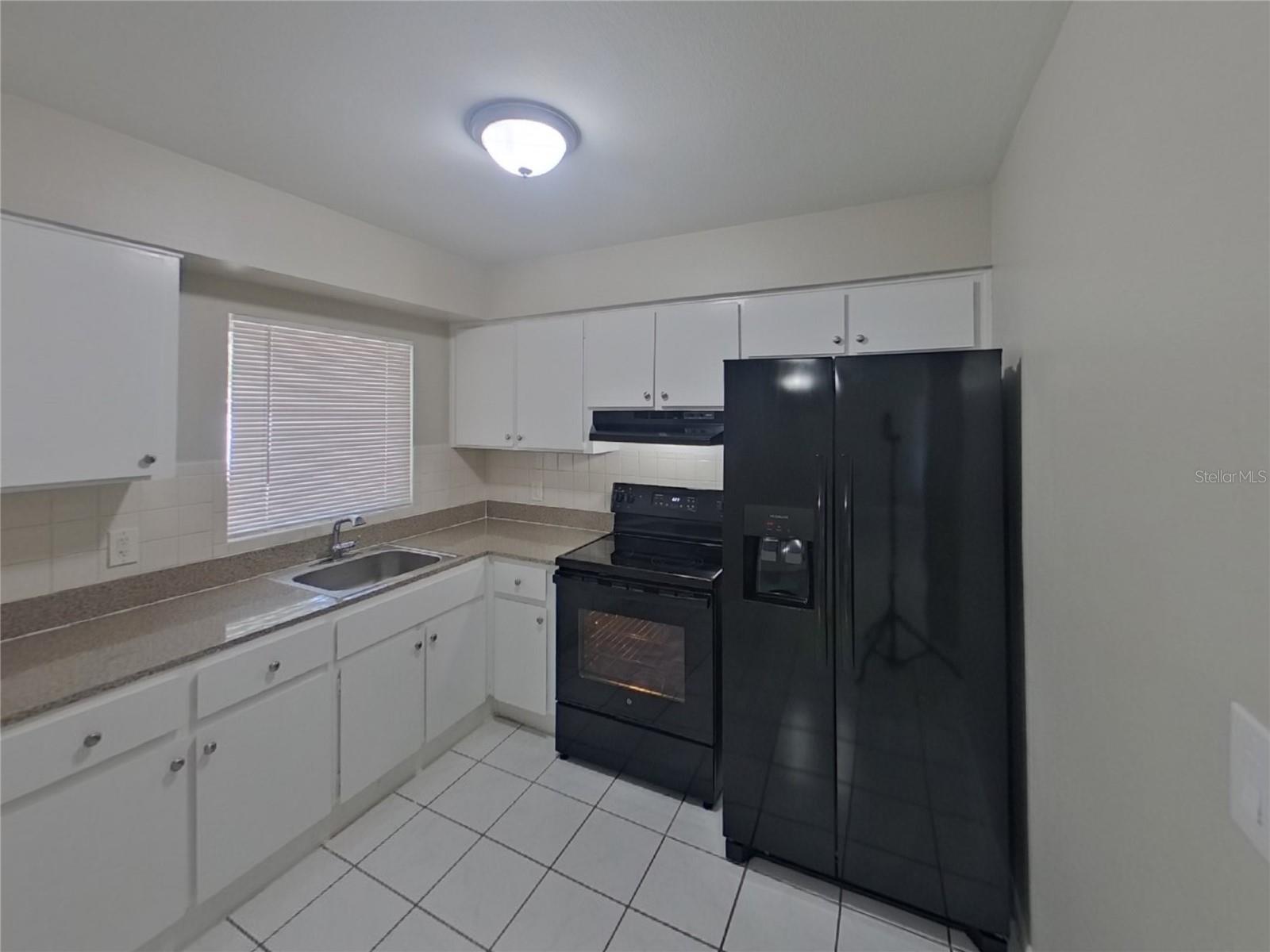 708 LAKEWOOD AVE, TAMPA, FL, 33613