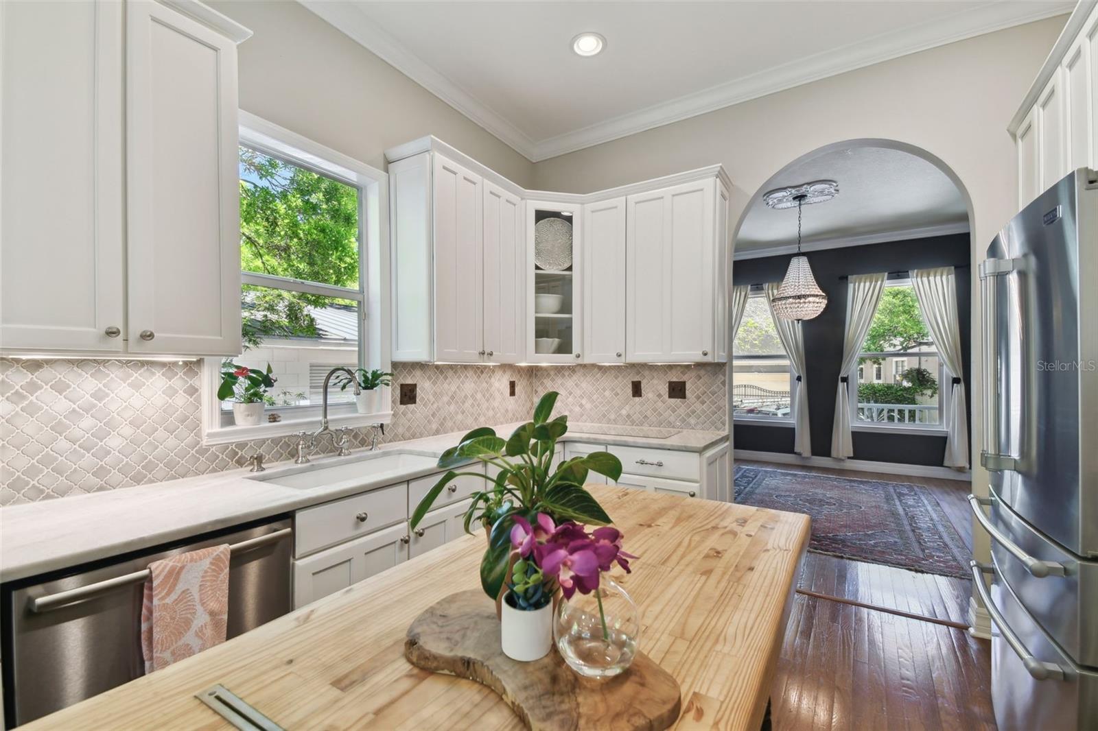6221 S RUSSELL ST, TAMPA, FL, 33611