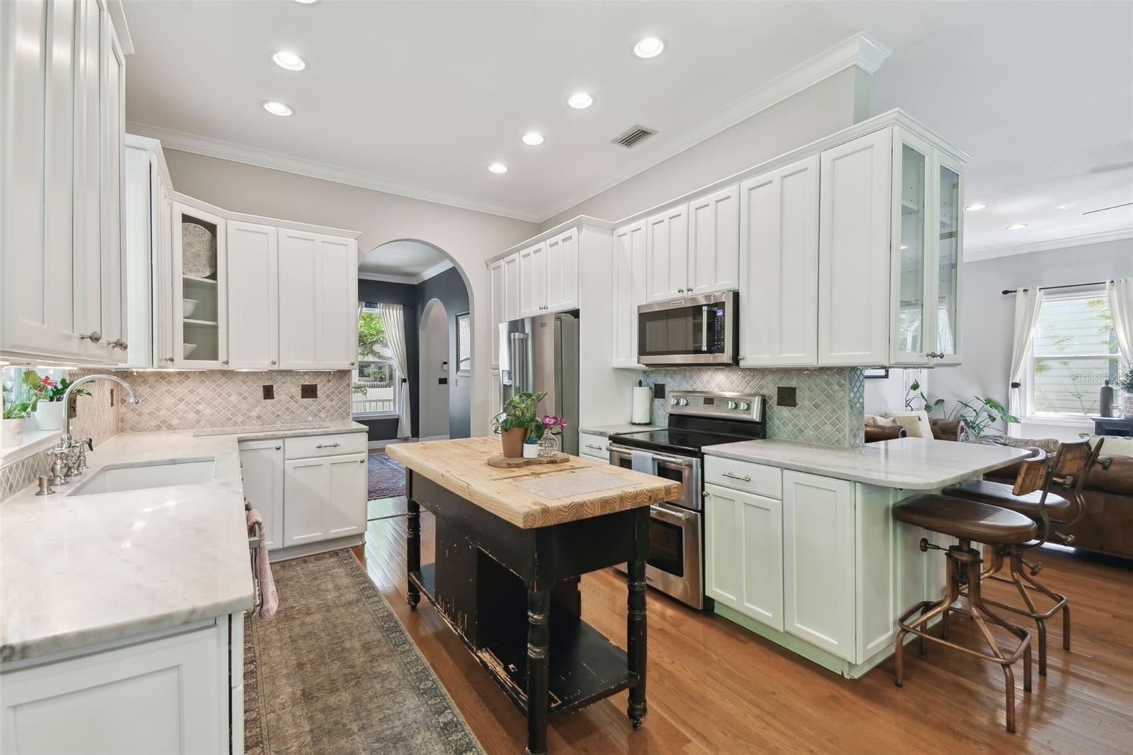 6221 S RUSSELL ST, TAMPA, FL, 33611
