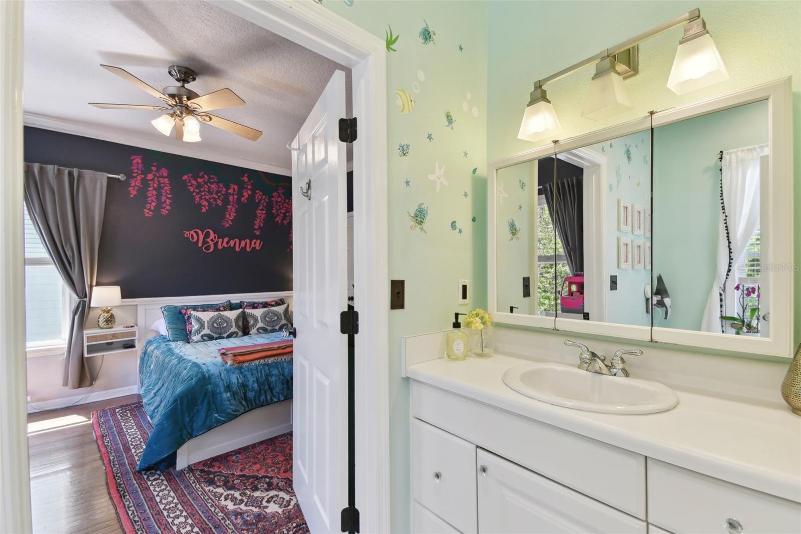 6221 S RUSSELL ST, TAMPA, FL, 33611