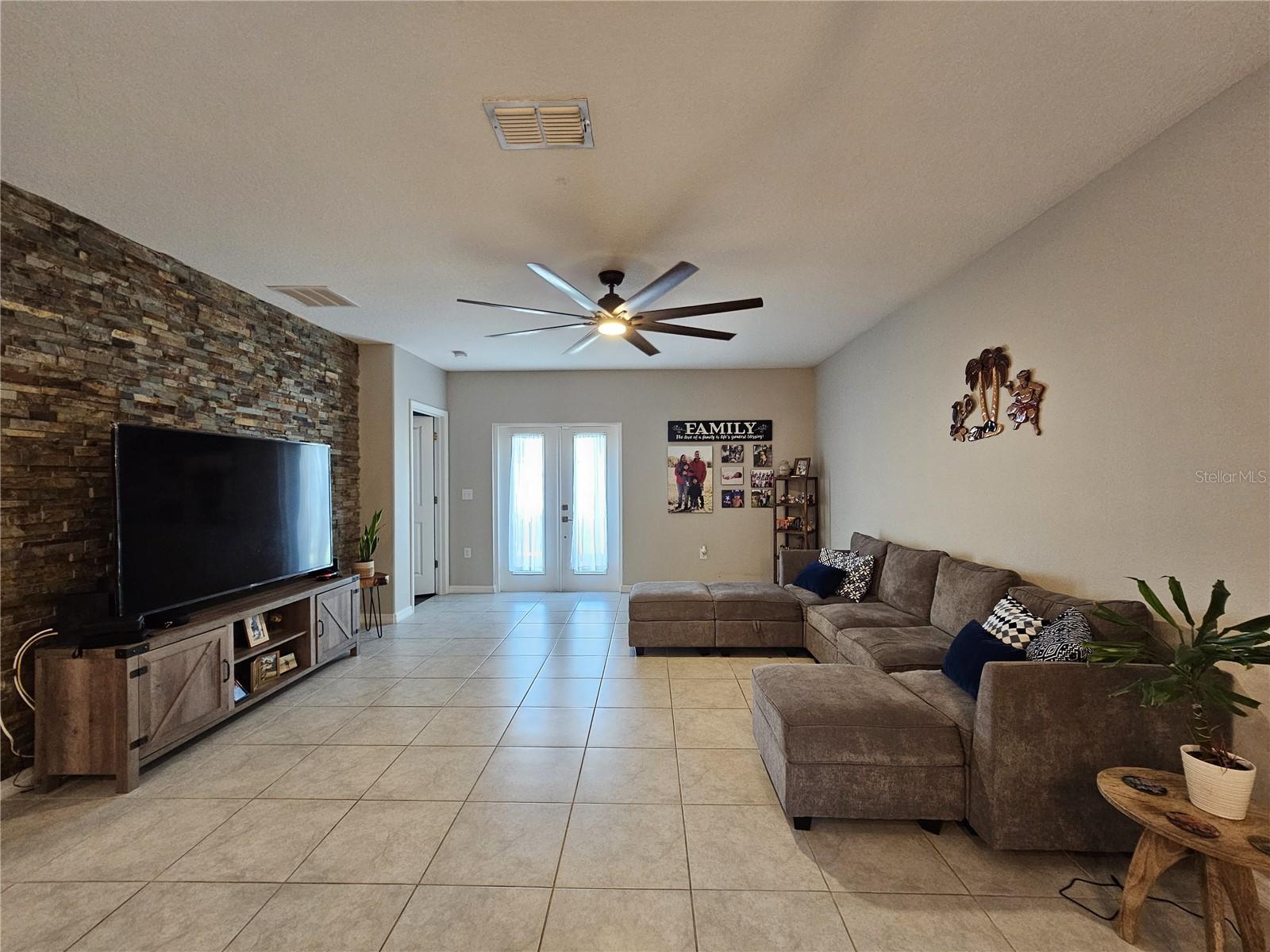 7306 PEARLY EVERLASTING AVE, TAMPA, FL, 33619