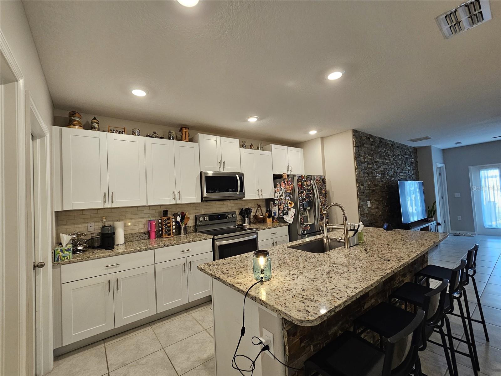 7306 PEARLY EVERLASTING AVE, TAMPA, FL, 33619