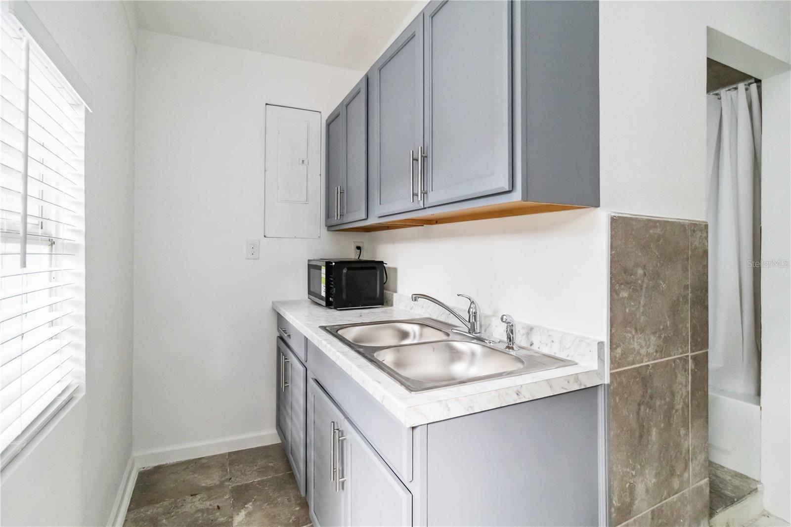 612 5TH AVENUE DR E, BRADENTON, FL, 34208