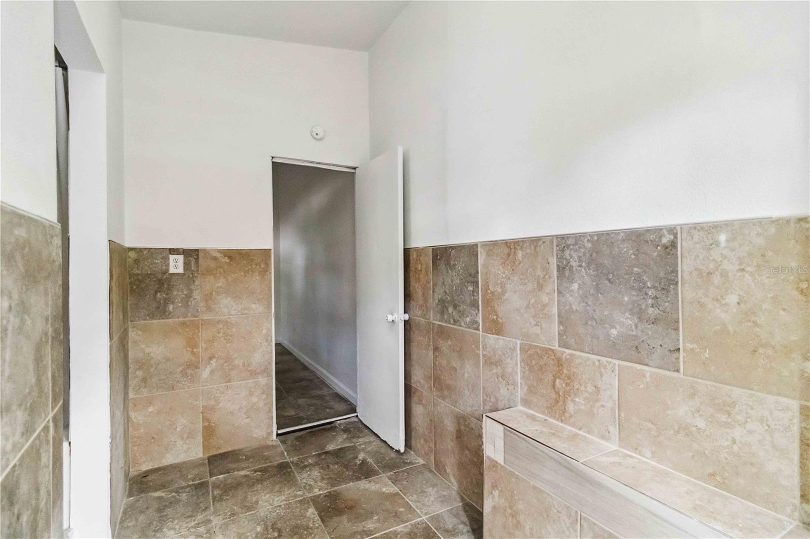 612 5TH AVENUE DR E, BRADENTON, FL, 34208