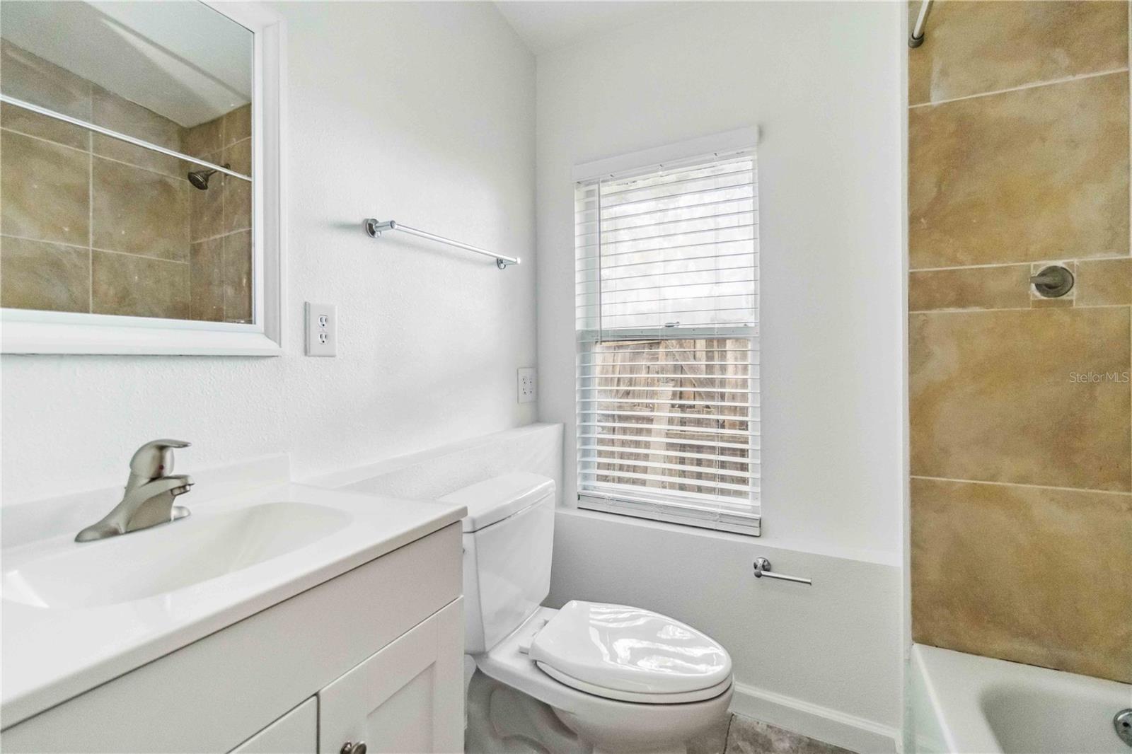 612 5TH AVENUE DR E, BRADENTON, FL, 34208