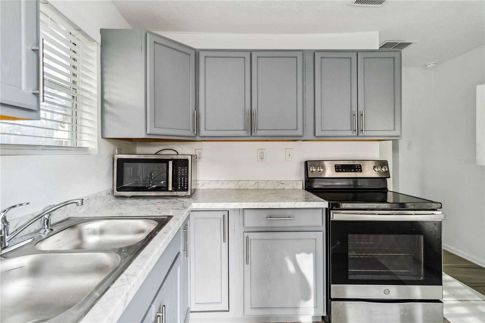 612 5TH AVENUE DR E, BRADENTON, FL, 34208