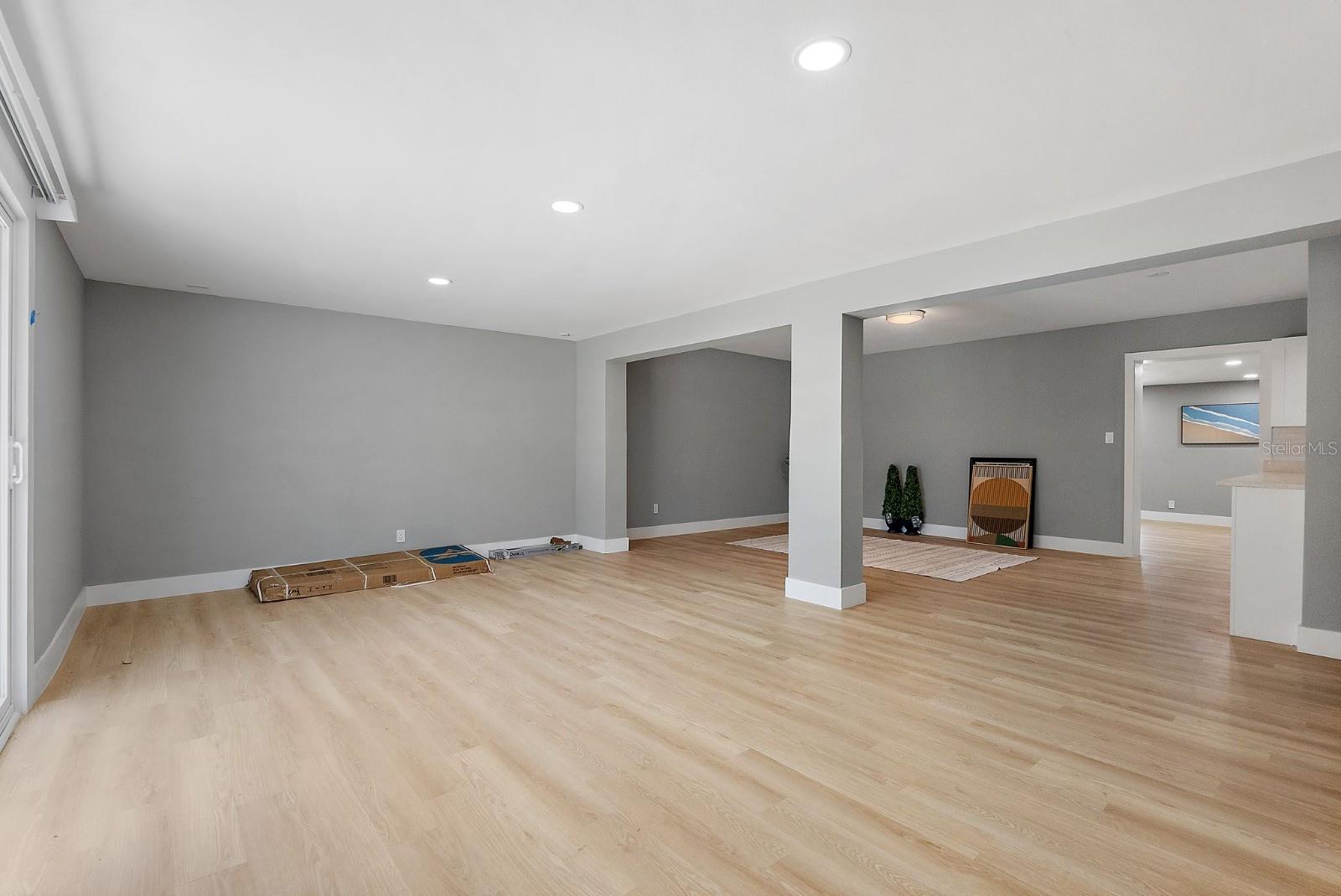 3926 HELENA ST NE, ST PETERSBURG, FL, 33703