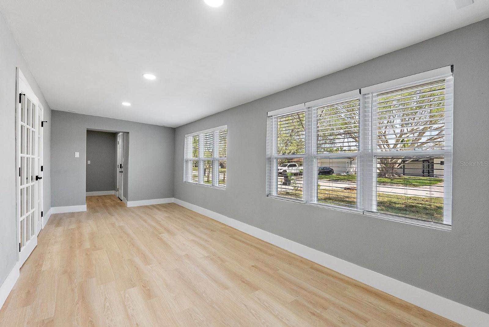 3926 HELENA ST NE, ST PETERSBURG, FL, 33703