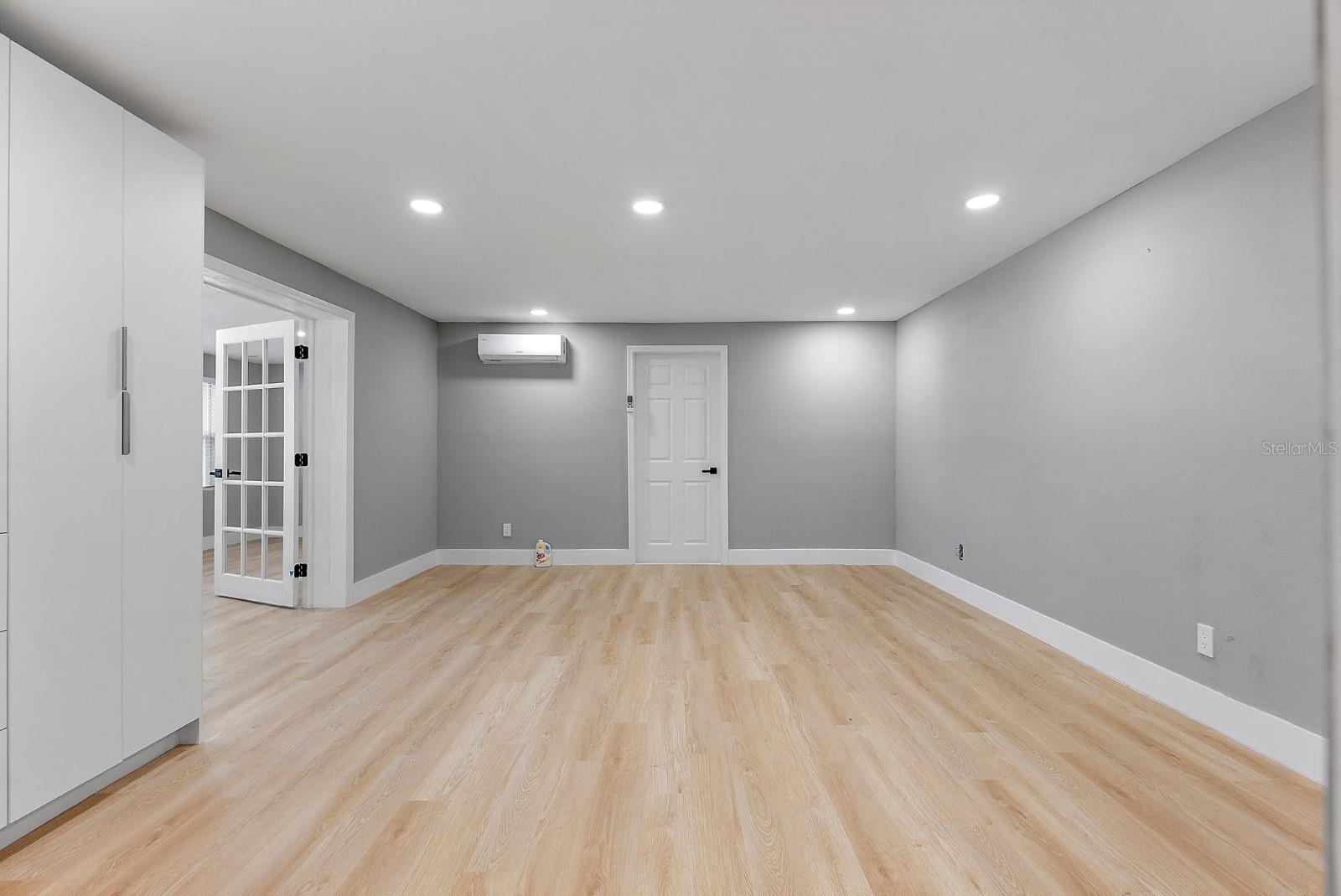 3926 HELENA ST NE, ST PETERSBURG, FL, 33703