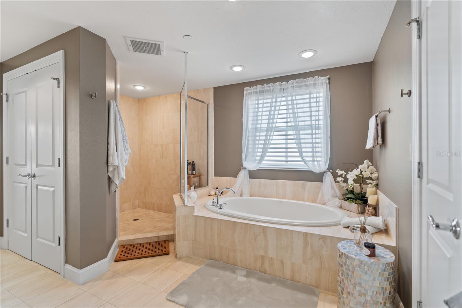 258 GOLDEN GATE PT #701, SARASOTA, FL, 34236