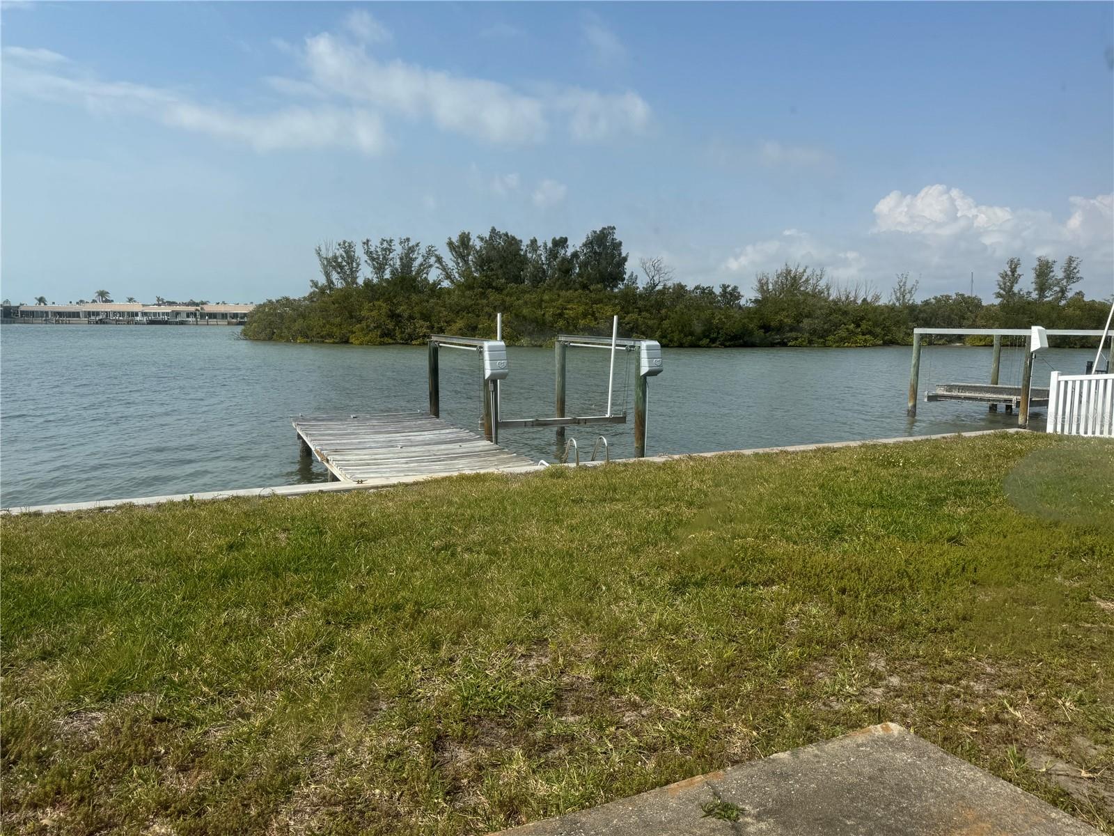 11533 48TH AVE N, ST PETERSBURG, FL, 33708