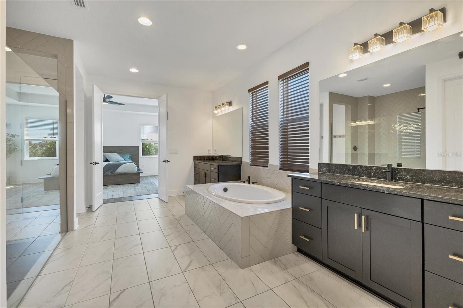 5833 MILLENNIUM SILVER CT, SARASOTA, FL, 34238