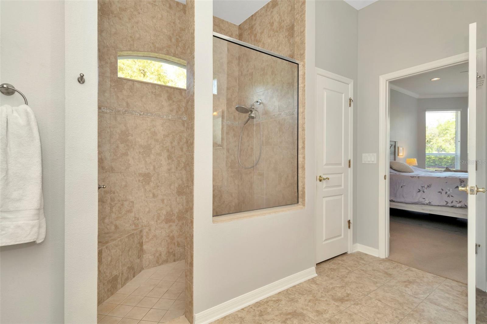 7051 DERWENT GLEN CIR, LAND O LAKES, FL, 34637