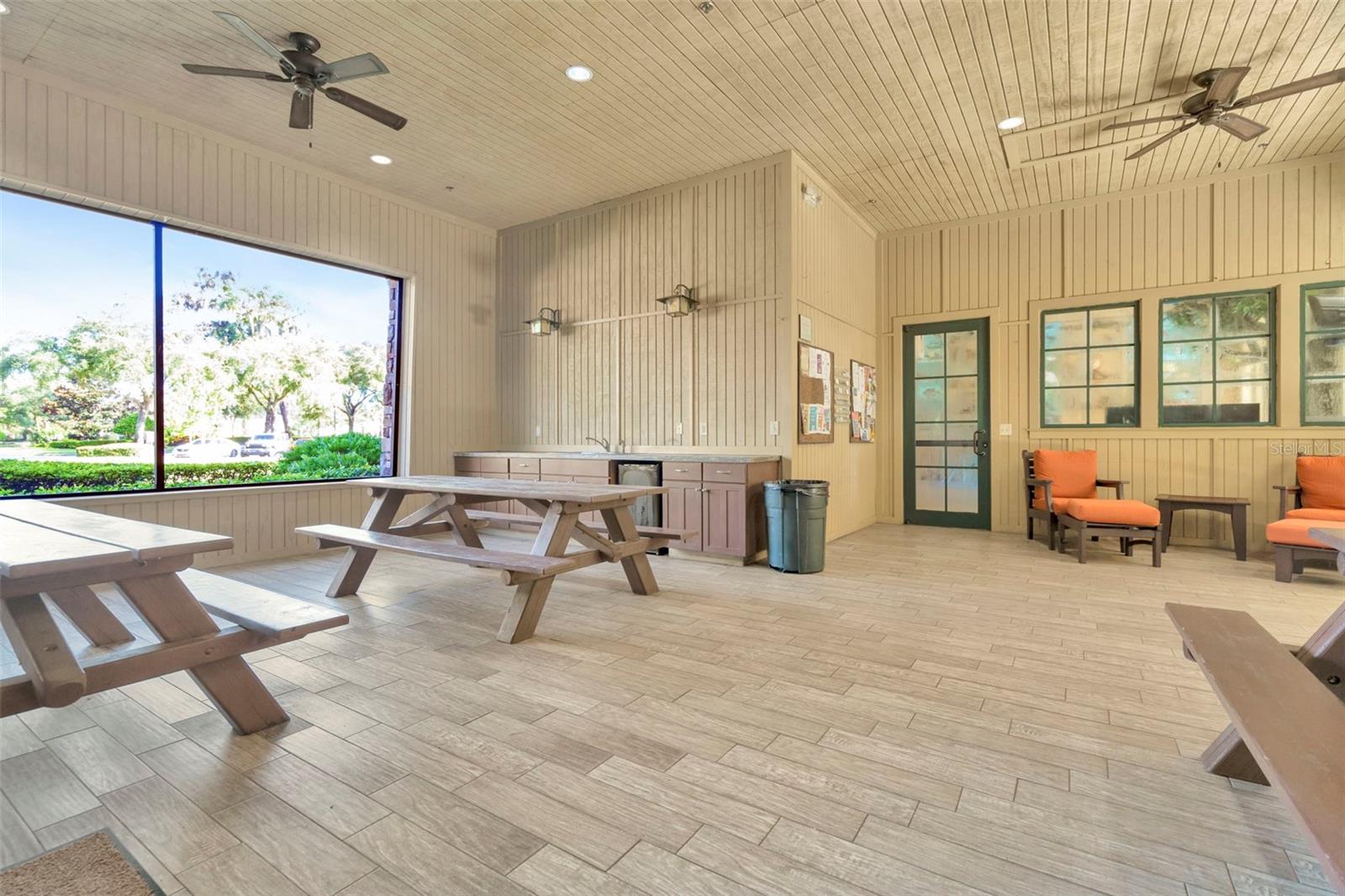7051 DERWENT GLEN CIR, LAND O LAKES, FL, 34637