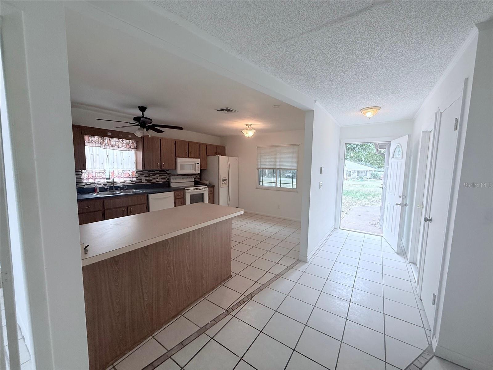 2423 CENTENNIAL BLVD, LEESBURG, FL, 34748