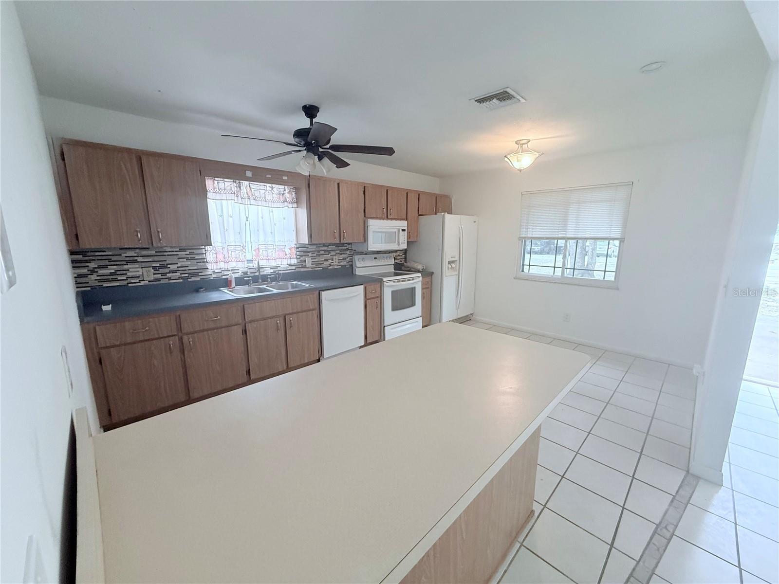 2423 CENTENNIAL BLVD, LEESBURG, FL, 34748