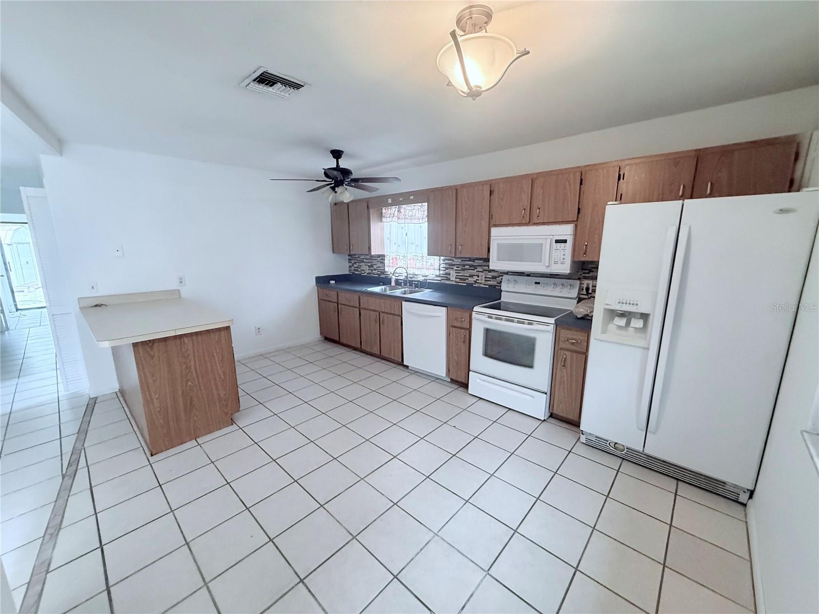 2423 CENTENNIAL BLVD, LEESBURG, FL, 34748