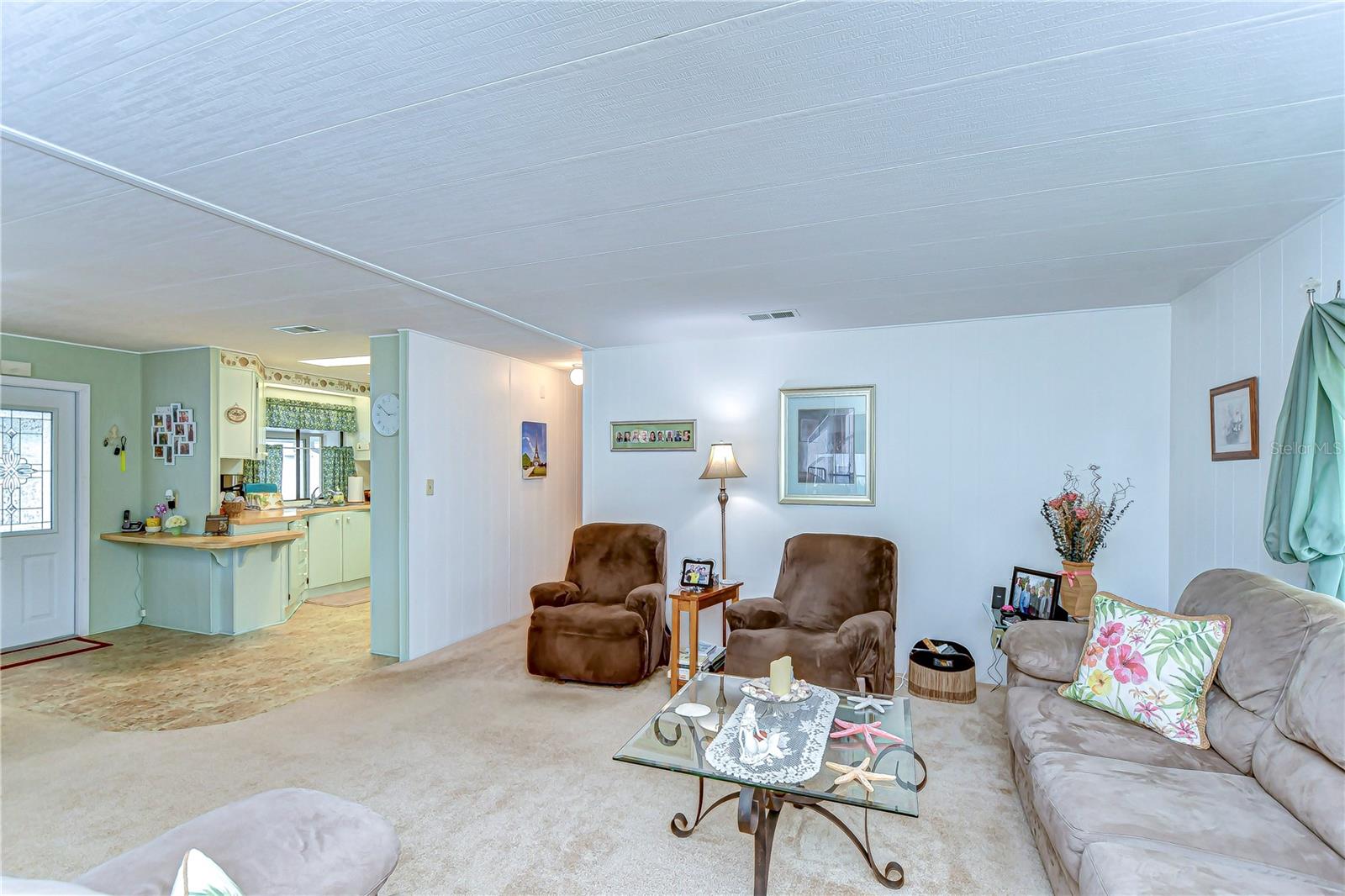 6252 FRIENDSHIP LN, ZEPHYRHILLS, FL, 33542