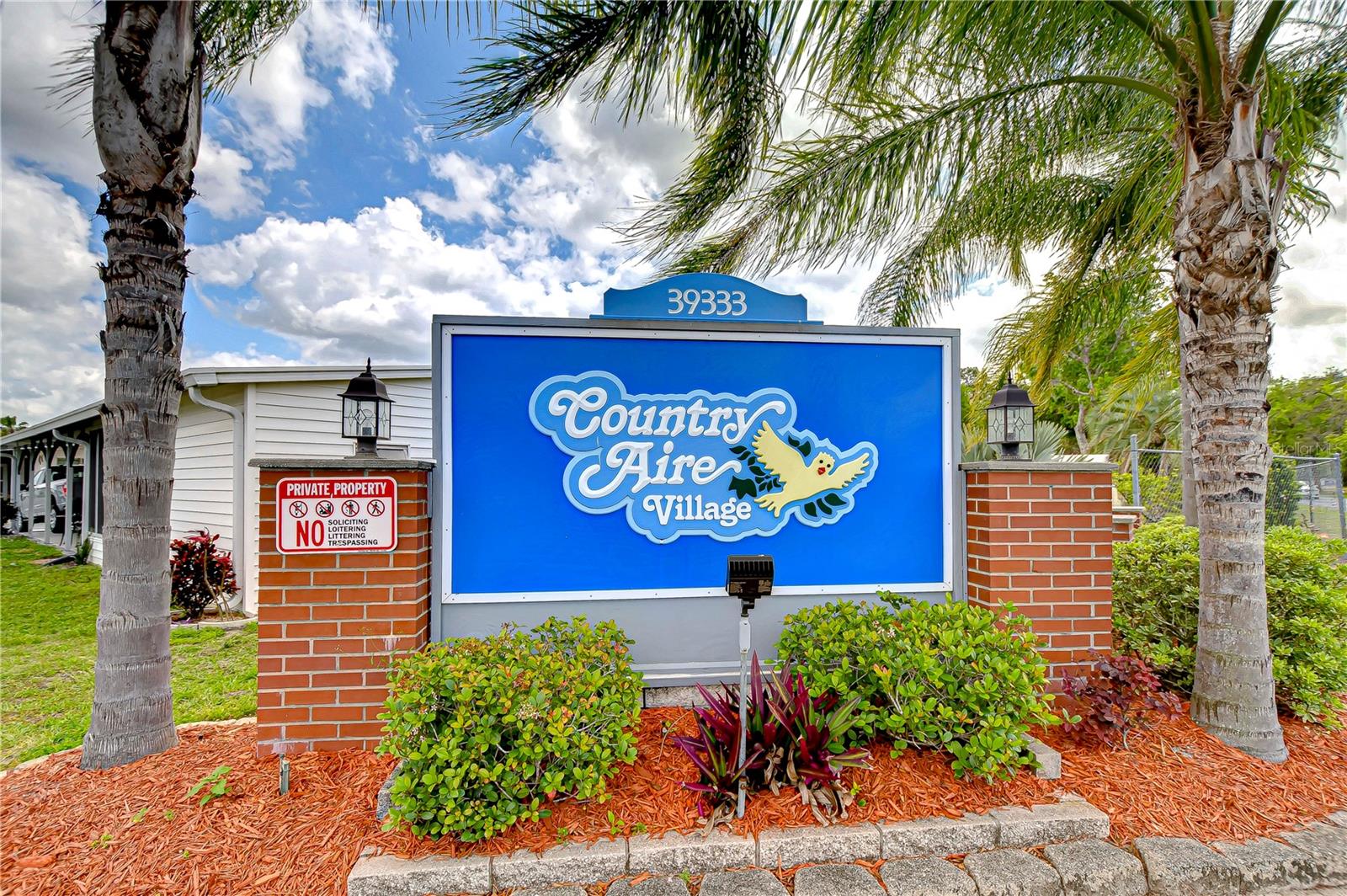 6252 FRIENDSHIP LN, ZEPHYRHILLS, FL, 33542
