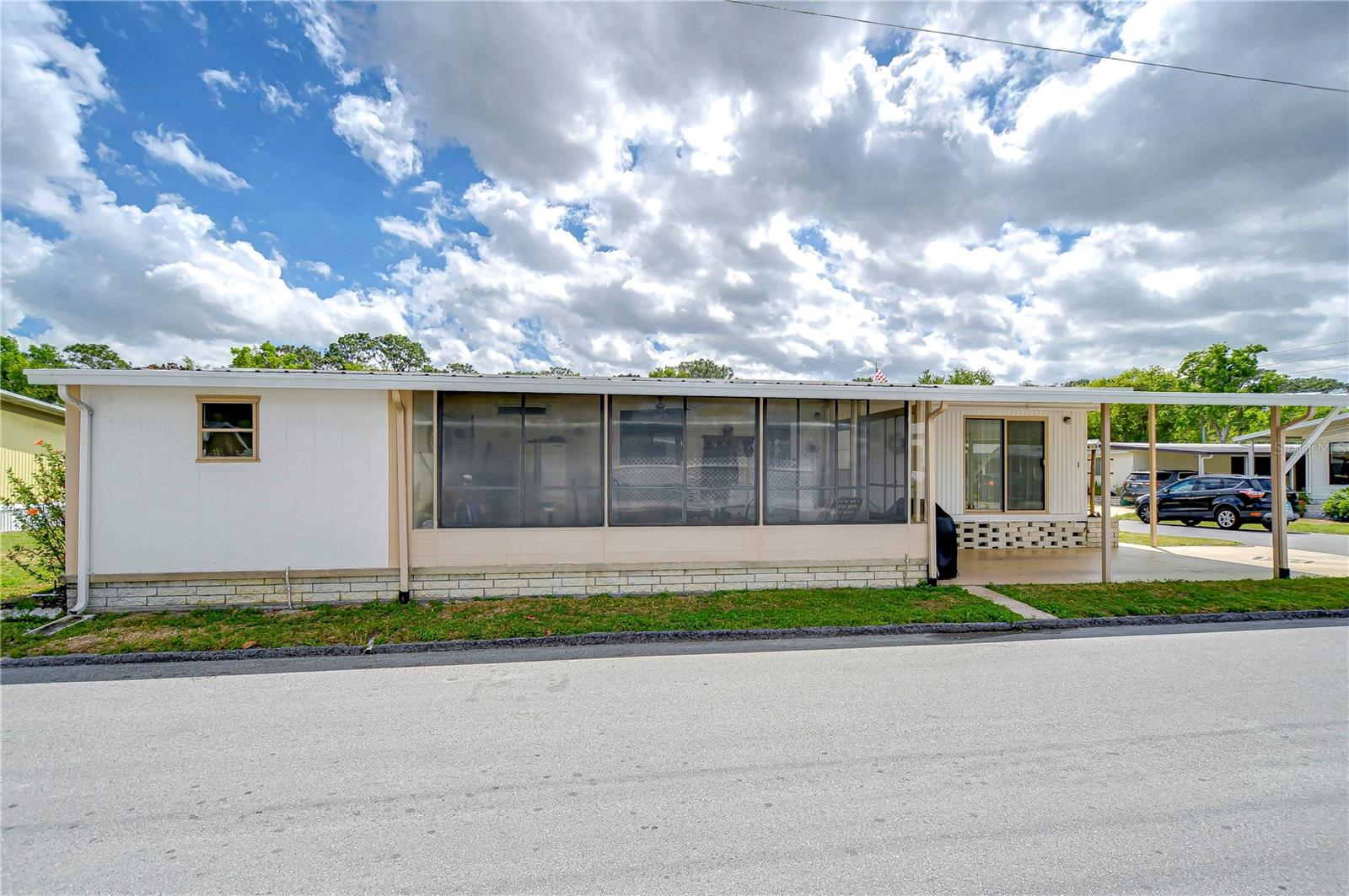 6252 FRIENDSHIP LN, ZEPHYRHILLS, FL, 33542