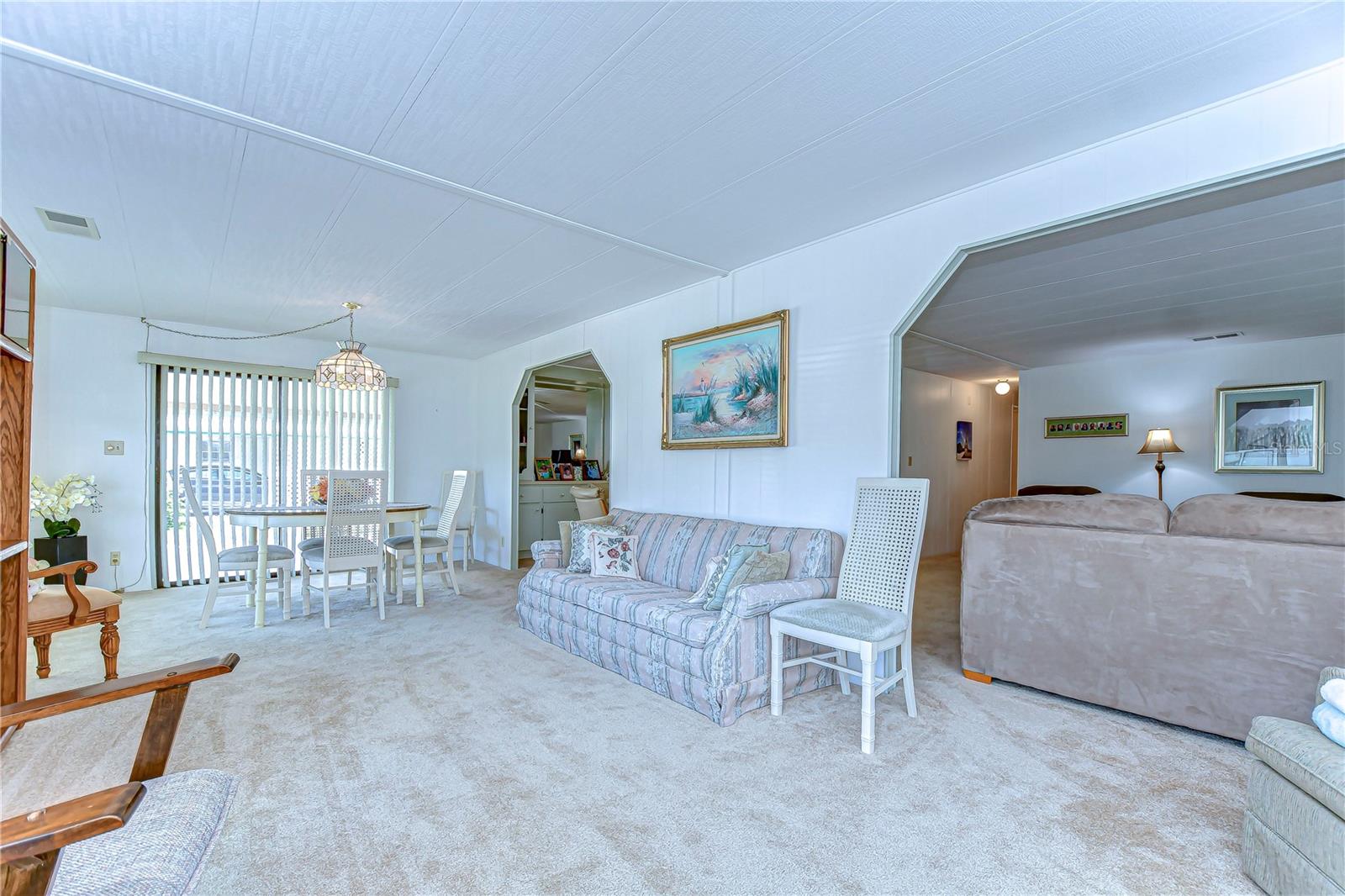 6252 FRIENDSHIP LN, ZEPHYRHILLS, FL, 33542