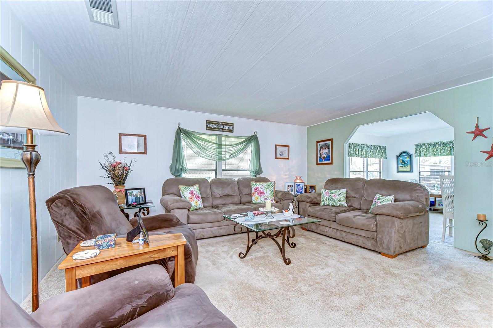 6252 FRIENDSHIP LN, ZEPHYRHILLS, FL, 33542