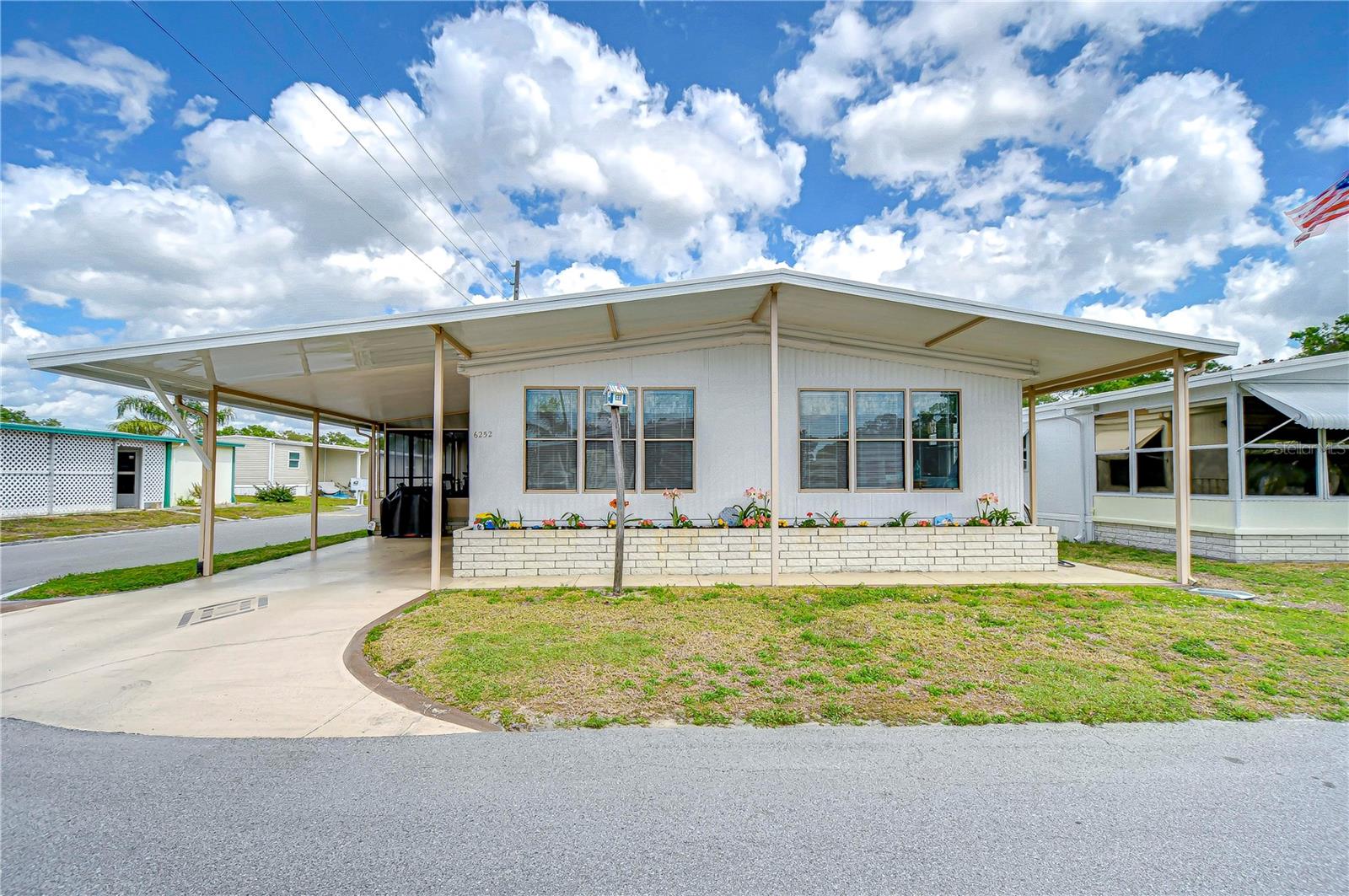 6252 FRIENDSHIP LN, ZEPHYRHILLS, FL, 33542